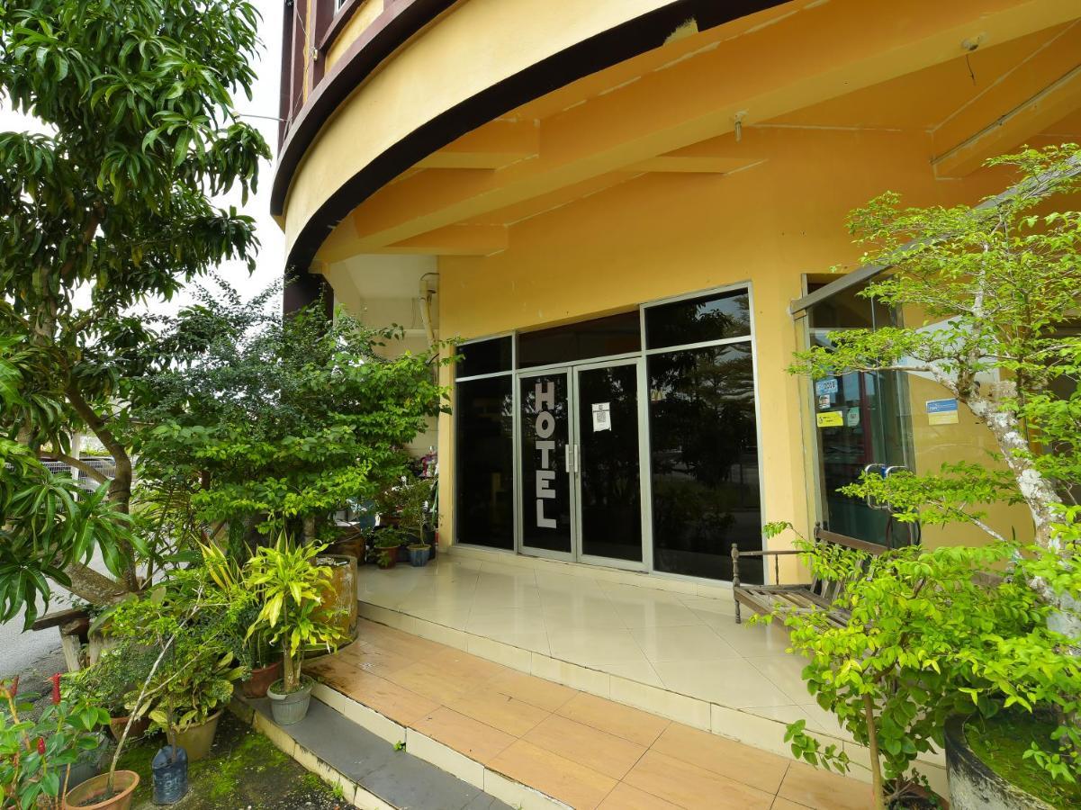 Super Oyo 90494 Sam Huat Hotel Kampong Atap Exterior foto